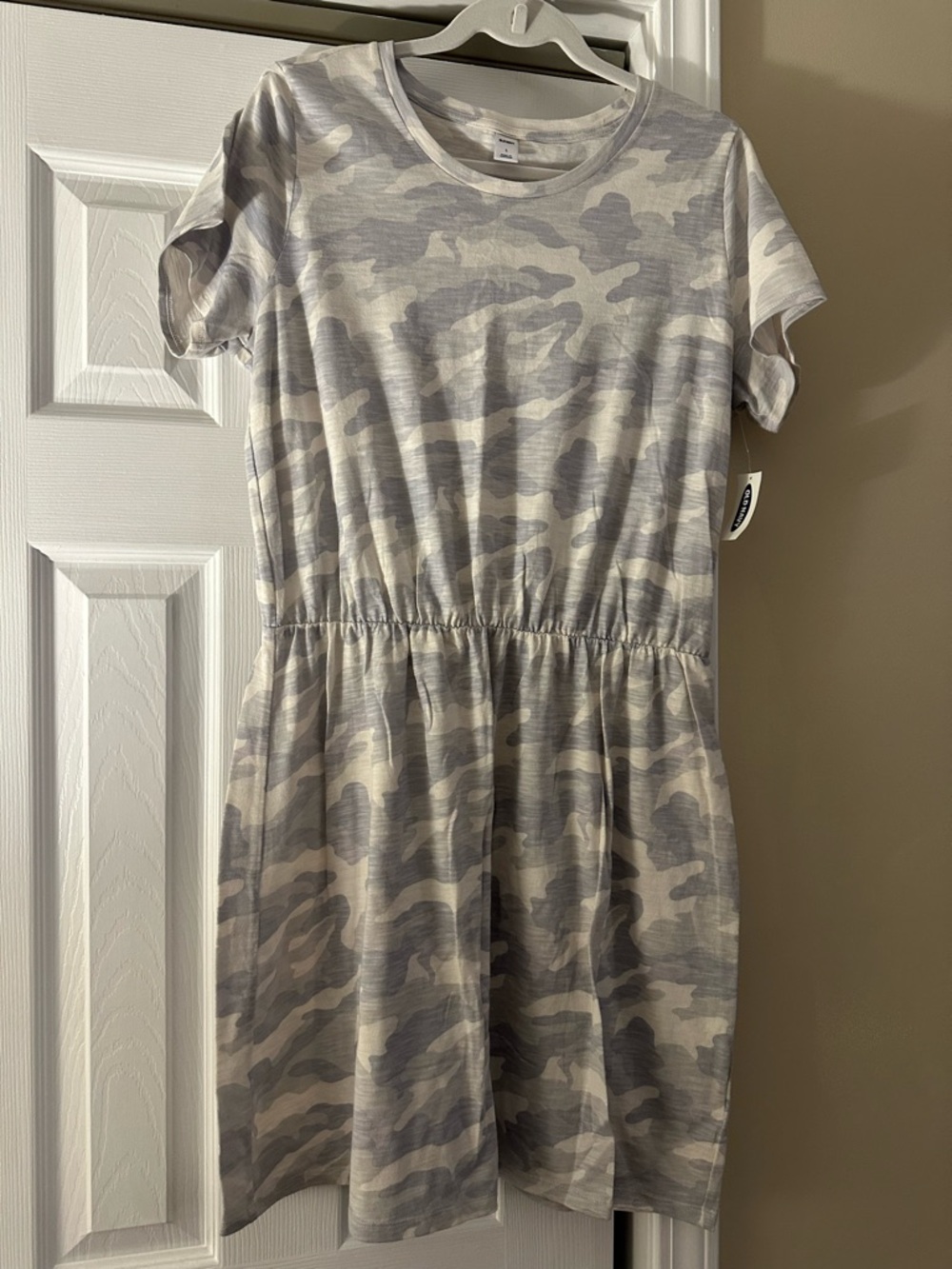 Old Navy Beige & Gray Camo Short Sleeve Waist-Detail Dress